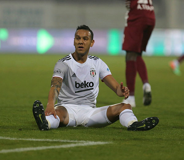 besiktasta-josef-de-souzanin-sozlesmesi-uzatildi-1612089244423.jpg Beşiktaş'ta Josef de Souza'nın sözleşmesi uzatıldı-1