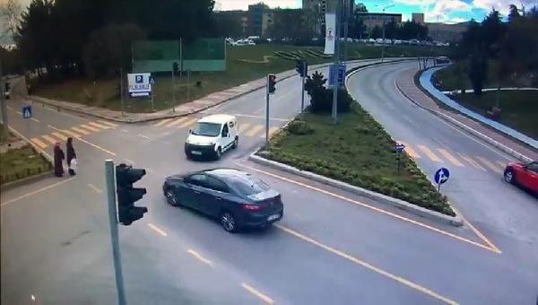 SON DAKİKA: Dehşet veren kaza! O anlar kamerada! Kızı öldü anne yaralandı-2