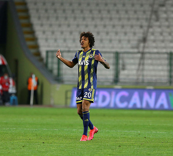 1621752803731.jpg Luiz Gustavo ayrılık kararı aldı! Fenerbahçe'de şoke eden gelişme-2