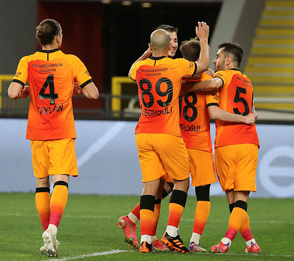 1622100455856.jpg Galatasaray'da 8 ismin bileti kesildi! 171 milyon TL kasada kalacak-6