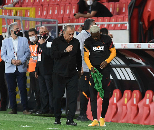 1622613877296.jpg SON DAKİKA! Galatasaray'da Henry Onyekuru kararı! Kalacak mı?-5