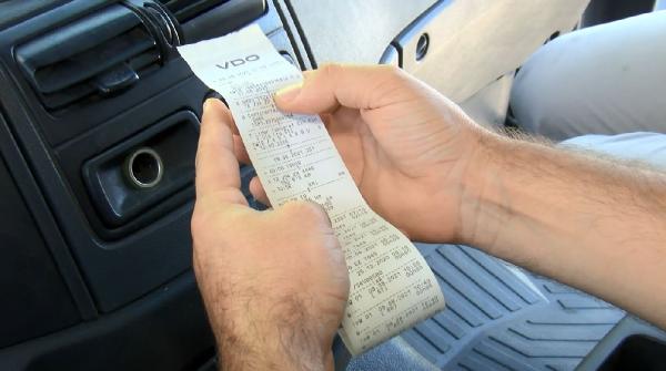 Otobüs kazalarında 21 kişi hayatını kaybetti! Şoförlerin takograf hileleri: 3 farklı ehliyet kullanmak sigara izmariti sıkıştırmak-4