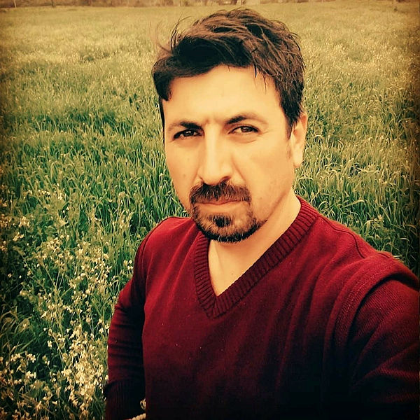 İzmir'de şüpheli ölüm! Arabasının içinde bulundu-1