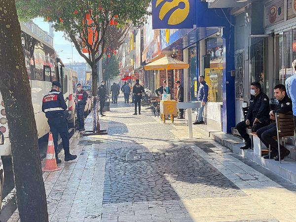 Cinayet zanlısı 13 yerinden bıçaklayarak anlattı: Duş alıp cesedi banyoya taşıdım-5