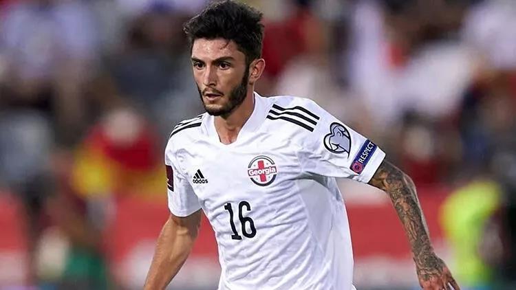 Trabzonsporun yeni yıldızı Irakli Azarovinin stili Alphonso Daviese benzetiliyor