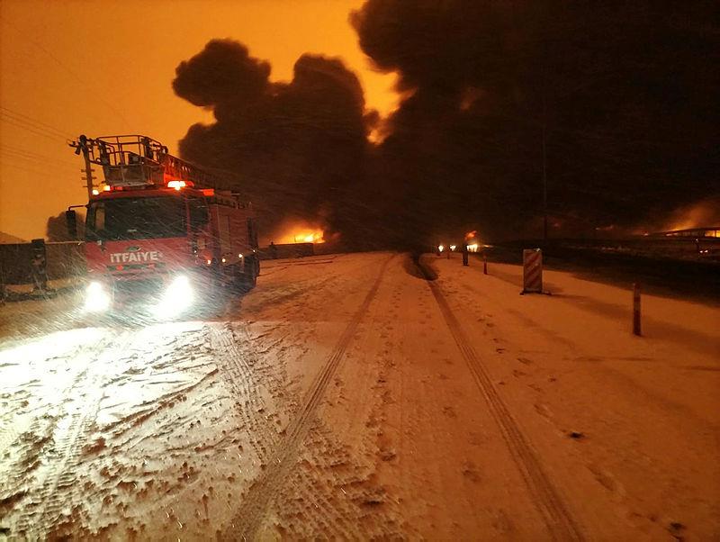 Kahramanmaraşta petrol boru hattında patlama! Kahramanmaraş - Gaziantep kara yolu ulaşıma kapandı