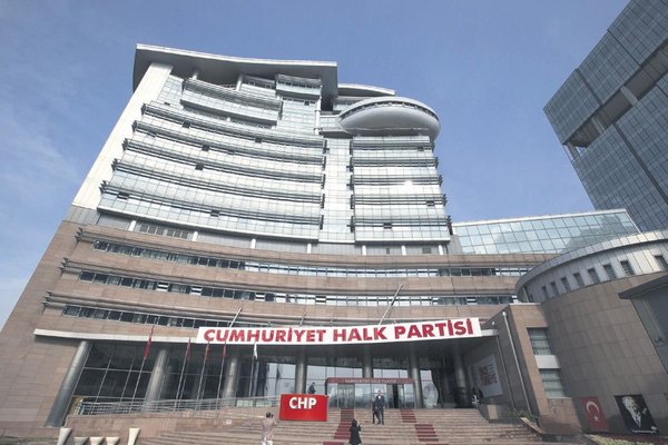 1650773645189.jpg CHP Genel Merkezi'ni karıştıran hediye skandalı! Özel kalemden artanlar Kemal Kılıçdaroğlu'na gidiyor-3