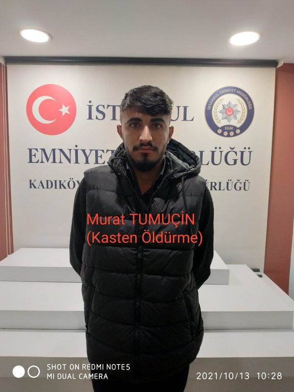son-dakika-annesinin-yasak-ask-yasadigi-kuaforu-sokak-ortasinda-7-bicak-darbesiyle-oldurdu-savciliktan-dikkat-1654496145055.jpg SON DAKİKA: Annesinin yasak aşk yaşadığı kuaförü sokak ortasında 7 bıçak darbesiyle öldürdü! Savcılıktan dikkat çeken töre-namus cinayeti ayrımı-2