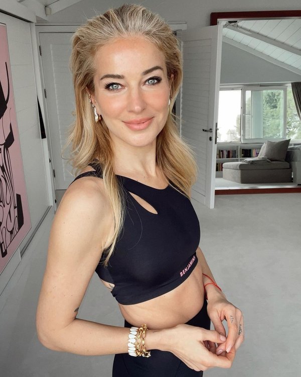 gulsen-ile-burcu-esmersoy-pisti-oldu-sosyal-medya-tarafini-secti-1661116118435.jpg Gülşen ile Burcu Esmersoy pişti oldu! Sosyal medya tarafını seçti-3