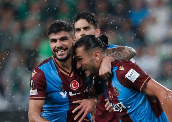 UEFA'dan Fenerbahçe, Trabzonspor, Sivasspor ve Başakşehir'e ceza-3
