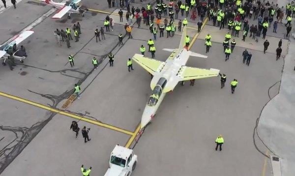 Hürjet'in motoru çalıştı! Sıra kalkışta... Yerli savunma sanayii tam gaz yola devam! Turkuvaz Medya'da açıkladı: İlk uçuş 18 Mart'ta-4