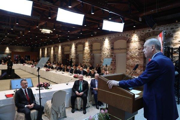 1677989624638.jpeg Bilim insanları Başkan Erdoğan liderliğinde 7,5 saat afet yönetimini konuştu: "Enkazı nasıl kaldırırız değil insanlar nasıl enkaz altında kalmaz!"-10