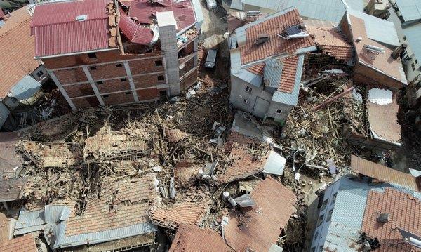 1677989659950.jpeg Bilim insanları Başkan Erdoğan liderliğinde 7,5 saat afet yönetimini konuştu: "Enkazı nasıl kaldırırız değil insanlar nasıl enkaz altında kalmaz!"-23