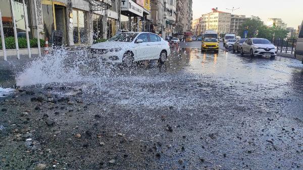 Farklı noktalar aynı manzara! CHP'li İBB yönetimindeki İstanbul'da borular patladı-8
