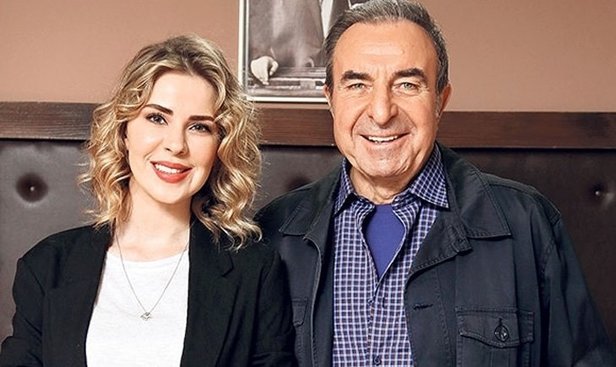 arka-sokaklar-yurekleri-cayir-cayir-yakan-ayrilik-ilk-bolumden-beri-kadrodaydi-1694606963932.jpg İlk bölümden beri kadrodaydı! Arka Sokaklar'da yürekleri cayır cayır yakan ayrılık-6