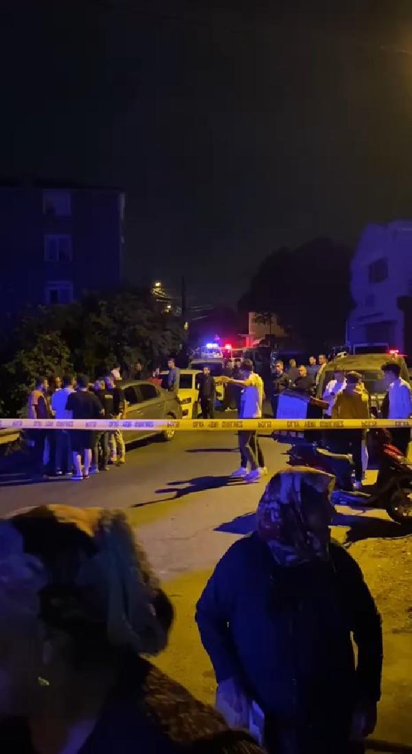 Beykoz'da kıraathanede silahlı, satırlı dehşet: Yaralılar var | Saldırgan olay yerinden kaçtı-2