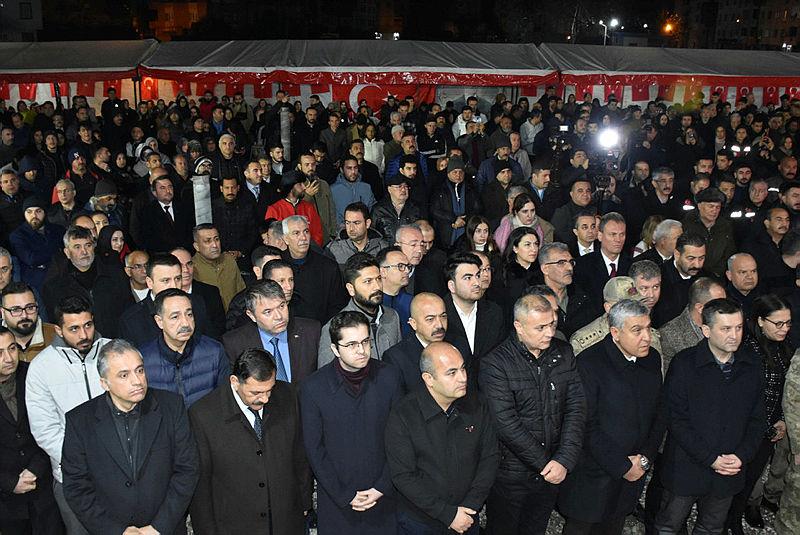 Eller semaya depremde hayatını kaybedenler için açıldı! Tüm yurtta dualar edildi-9