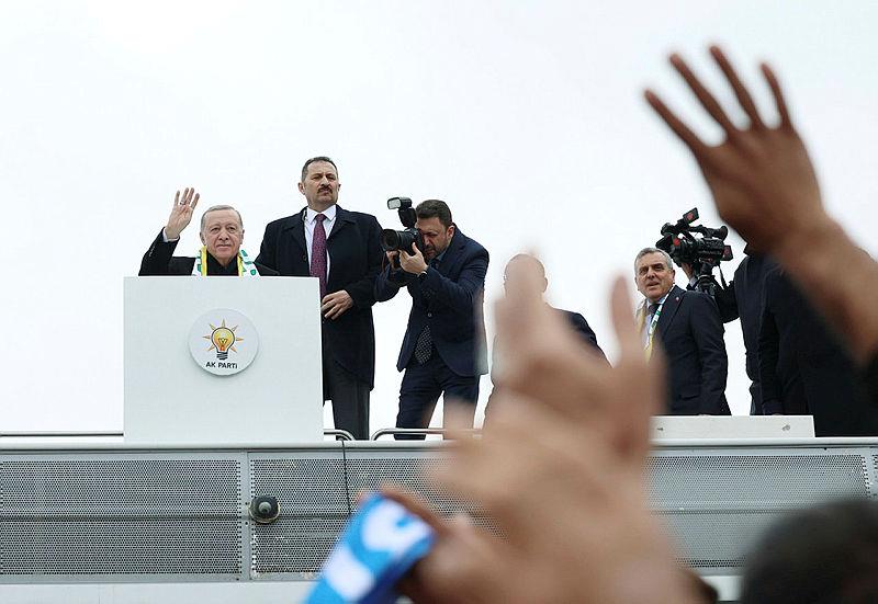 baskan-erdogan-ak-parti-sanliurfa-ilce-belediye-baskan-adaylarini-acikliyor-canli-yayin-1707307292346.jpeg Başkan Erdoğan'dan Şanlıurfa'da CHP'ye sert sözler: Bu parti milli iradeye ihanet etti-3