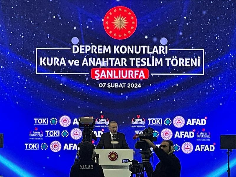 Son dakika: Başkan Erdoğan Şanlıurfa'da Deprem Konutları Kura ve Teslim Töreni'nde önemli açıklamalarda bulunuyor-4