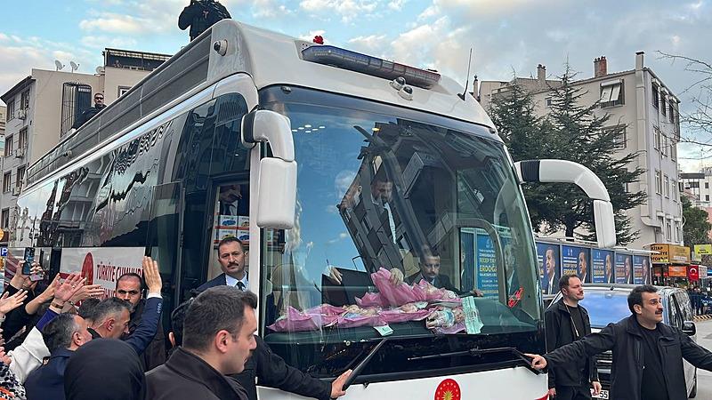 baskan-erdoganin-balikesirde-sarp-ve-rumeysa-adli-cocuklarla-sohbeti-herkesi-gulumsetti-balikesiri-merak-etmey-1708717301808.jpeg Başkan Erdoğan'ın Balıkesir'de Sarp ve Rümeysa adlı çocuklarla sohbeti herkesi gülümsetti: Balıkesir’i merak etmeyin-4