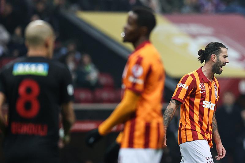 1709460770822.jpeg Galatasaray'da Beşiktaş maçı öncesi şok! Kadroya alınmadı-3