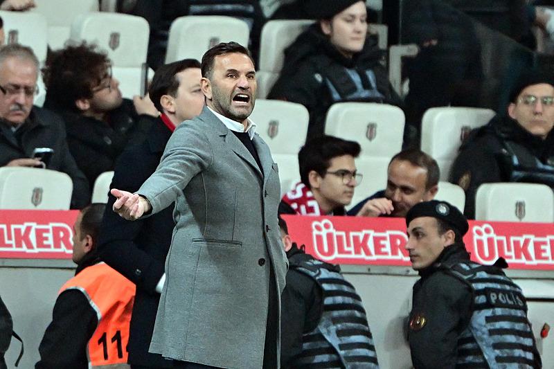 besiktas-galatasaray-derbisi-oncesi-okan-buruktan-takima-sert-sozler-galibiyet-boyle-geldi-1709622660226.jpeg