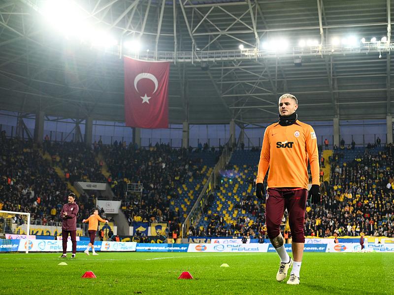 galatasarayda-mauro-icardinin-gozu-o-tarihte-eskiye-donuyor-1709645894853.jpeg