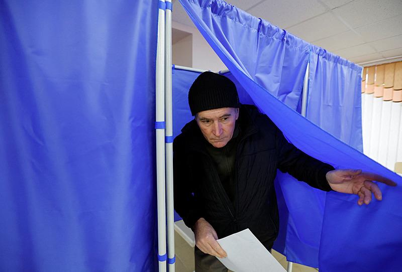 Rusya sandık başında! Batı-Rusya savaşı seçimde de patlak verdi: Londra ve Washington Putin’e karşı mevzi aldı! Sınırda tahliye çağrısı-2