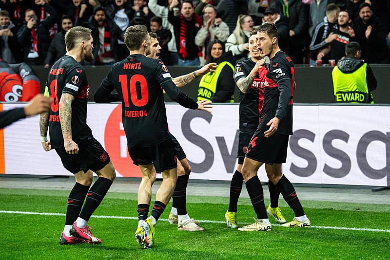Bundesliga lideri Leverkusen, 2-0 geriye düştüğü maçta Karabağ'ı 3-2 yendi ve çeyrek finale yükseldi.