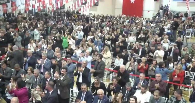 Kılıçdaroğlu İzmir'de dakikalarca ayakta alkışlandı