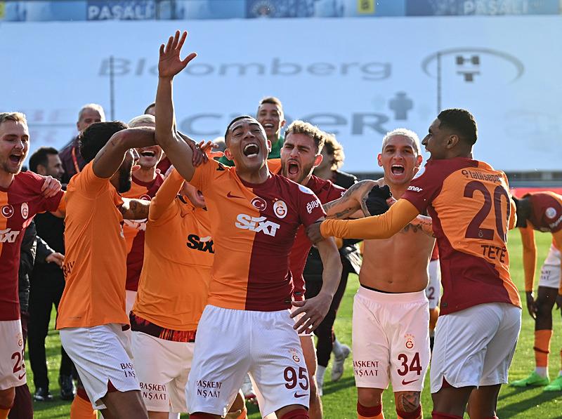 galatasaray-durmuyor-imza-an-meselesi-1711006433788.jpeg