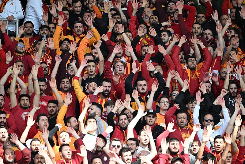 galatasaray-durmuyor-imza-an-meselesi-1711006438262.jpeg