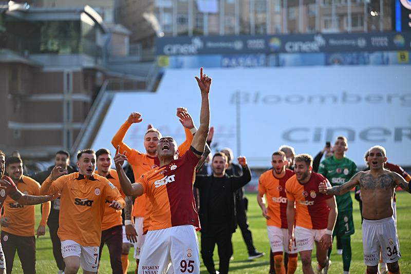galatasaray-durmuyor-imza-an-meselesi-1711006454043.jpeg