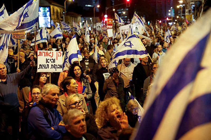 Tel Aviv neredeyse her gün İsrailli esir ailelerinin Başbakan Benjamin Netanyahu karşıtı gösterilerine sahne oluyor.