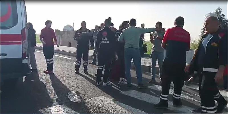 mardinde-feci-kaza-midibus-ile-tir-carpisti-cok-sayida-yarali-var-1712395166495.jpeg Mardin'de feci kaza! Midibüs ile TIR çarpıştı: Çok sayıda yaralı var-4
