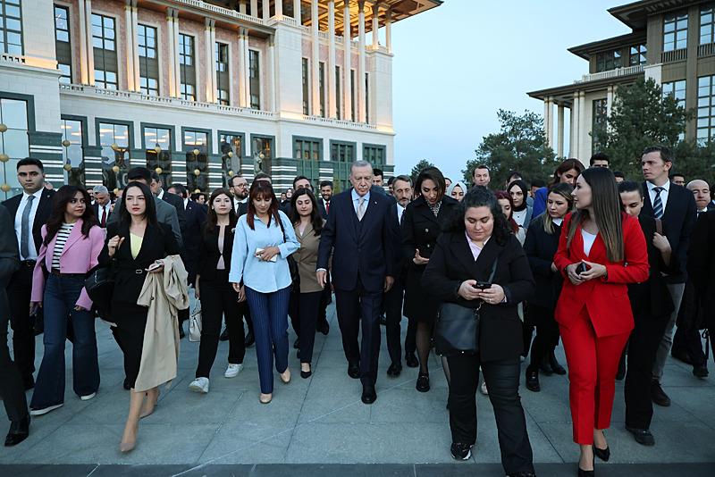 Başkan Erdoğan gazetecilerle sohbet etti 