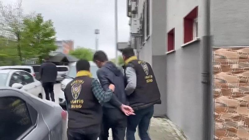 escort-pazarliginda-yanlislikla-kardesini-bicakladi-1714470177421.jpeg Escort pazarlığında yanlışlıkla kardeşini bıçakladı: 4 Gözaltı-4