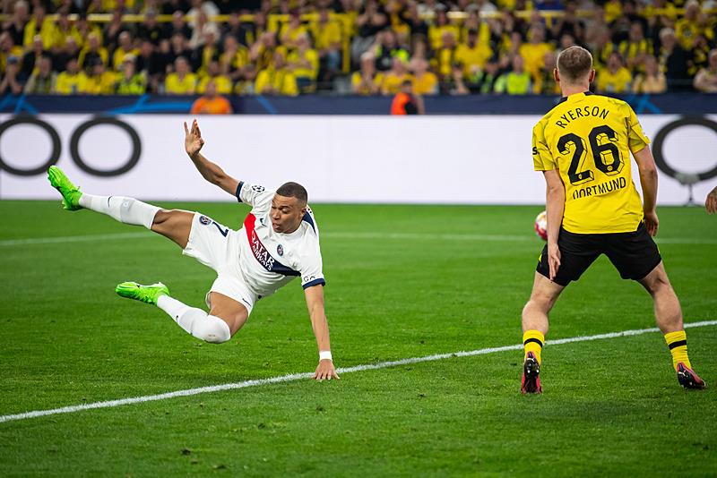 borussia-dortmund-1-0-paris-saint-germain-ozet-dortmund-avantaji-aldi-1714615537825.jpeg Borussia Dortmund 1-0 Paris Saint Germain (ÖZET) Dortmund avantajı aldı!-3