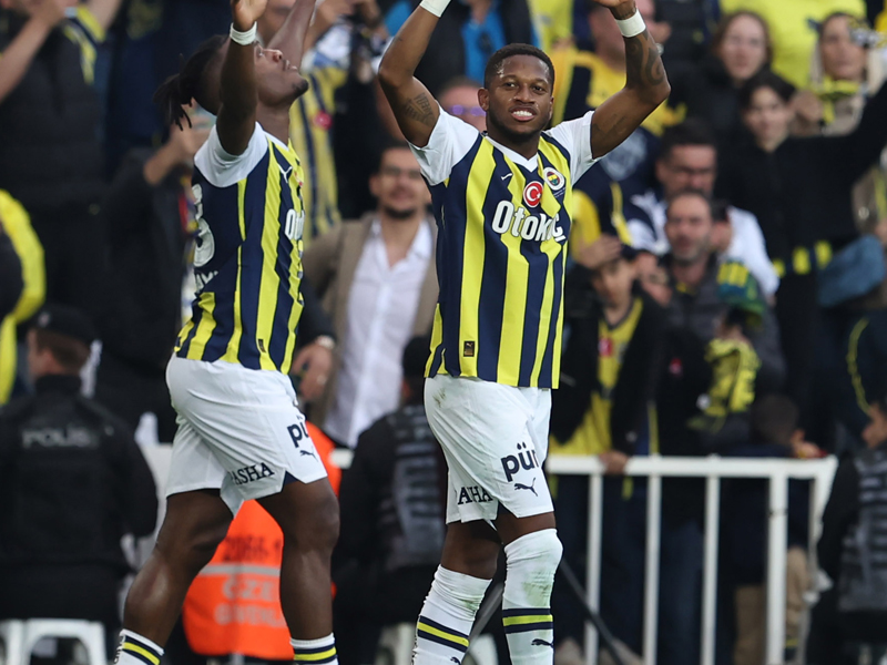Fenerbahçe'nin şampiyonluk mücadelesi devam ediyor