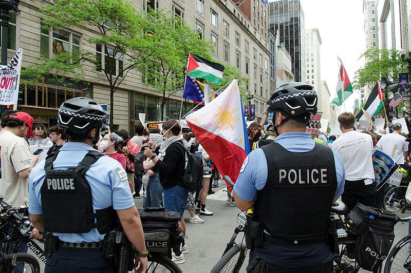 ABD’den Filistin protestocuları hakkında skandal talep! Temsilciler Meclisi üyesi Ogles eylemlere katılanları Gazze’ye göndermeyi teklif etti-1
