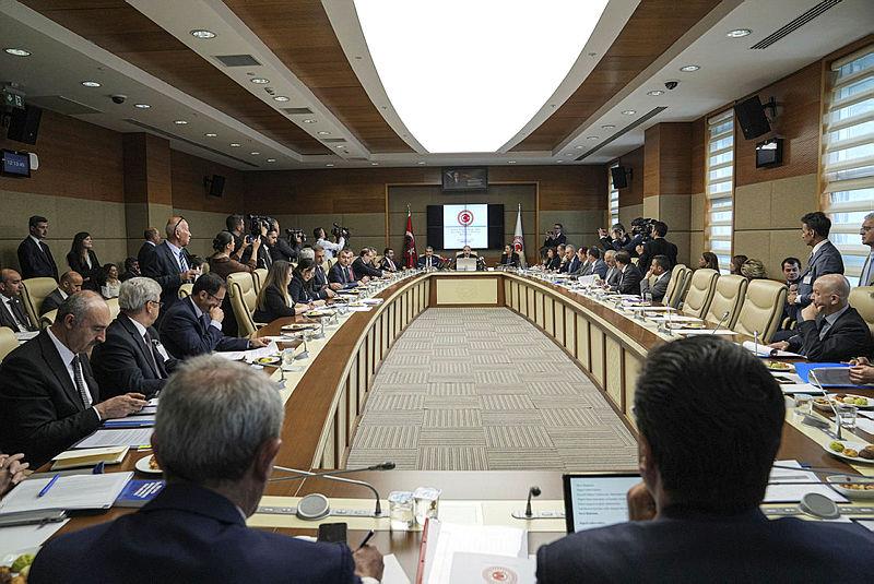 fahis-fiyat-ve-stokculuk-cezalarinin-artirilmasini-da-iceren-kanun-teklifi-komisyonda-1715261066780.jpeg Fahiş fiyat ve stokçuluk cezalarının artırılmasını da içeren kanun teklifi komisyonda kabul edildi-8