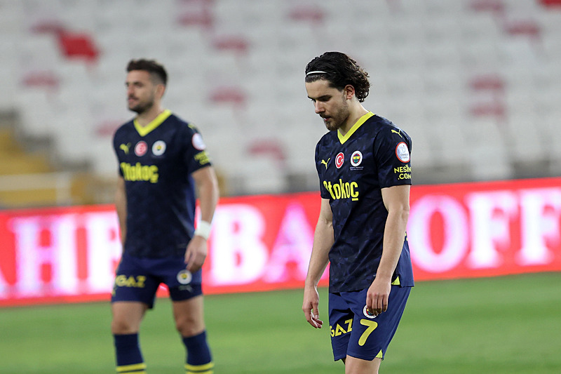 Ferdi Kadıoğlu'nun transfer olacağı takım herkesi şoke edecek! Bakın nereye imza atıyor-6