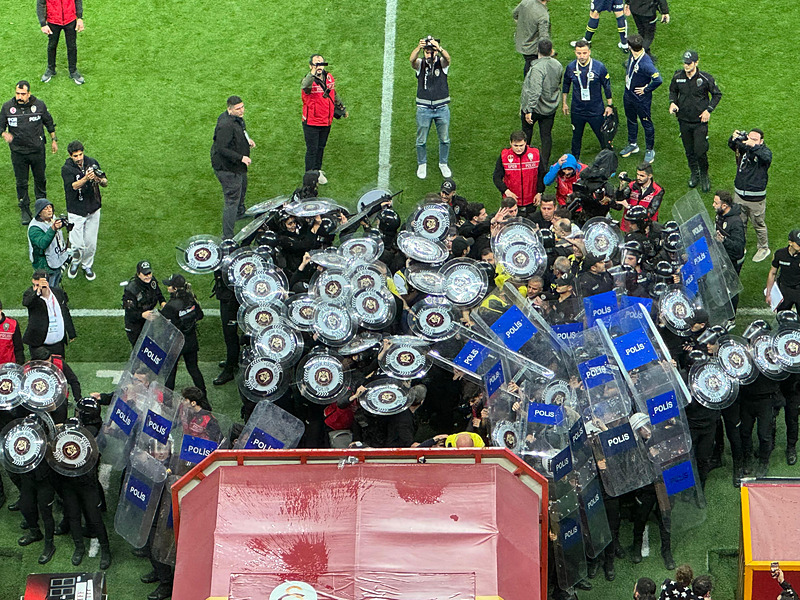 Son dakika transfer haberi! Fenerbahçe'de derbi zaferi sonrası ayrılık! Yıldız oyuncu kararını verdi-10