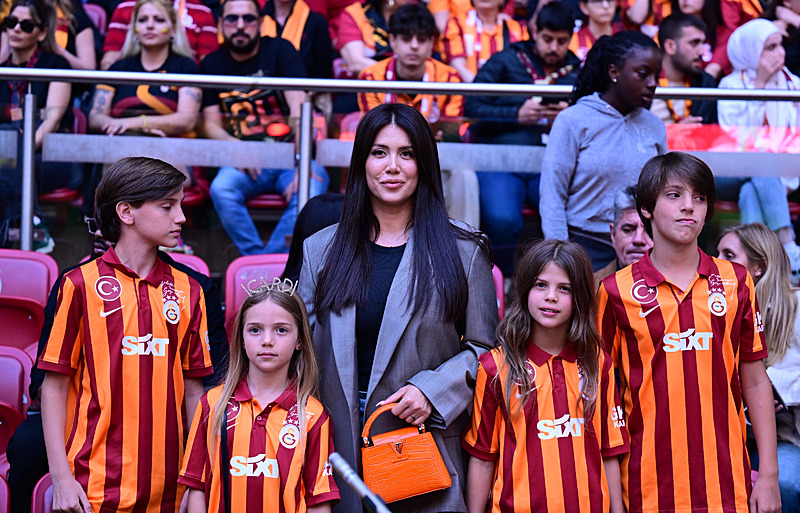 Mauro Icardi'nin eşi Wanda Nara Galatasaray şampiyonluk kutlamalarında!-3