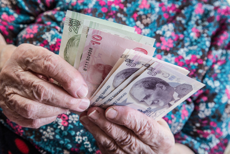 Prim gün sayısı düşecek! Torba yasadan Bağ-Kur'lulara 5 yıl erken emeklilik çıktı! 8 Eylül 1999 sonrası sigortalılar...-3