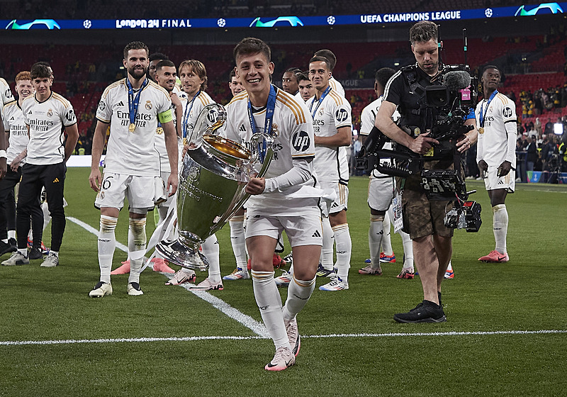 Arda Güler Real Madrid taraftarına İspanyolca seslendi: Hola Madridistas!-5