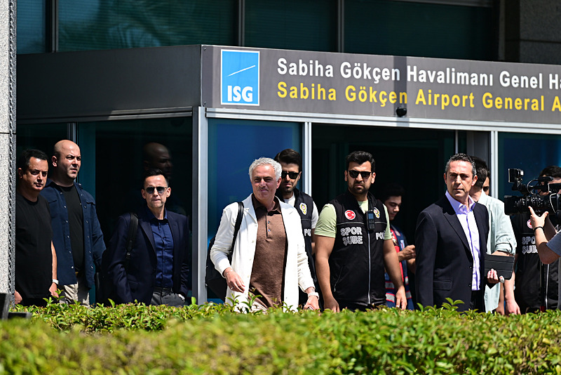 Jose Mourinho Fenerbahçe'ye gelir gelmez transfere başladı! İspanya'dan çifte dünya yıldızı transferi gündemde...-6
