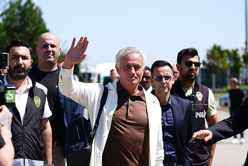 Jose Mourinho Fenerbahçe'ye gelir gelmez transfere başladı! İspanya'dan çifte dünya yıldızı transferi gündemde...-3