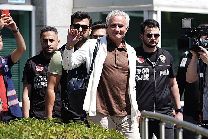 Jose Mourinho Fenerbahçe'ye gelir gelmez transfere başladı! İspanya'dan çifte dünya yıldızı transferi gündemde...-7