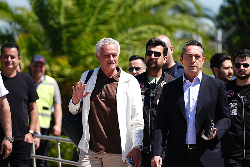 Jose Mourinho Fenerbahçe'ye gelir gelmez transfere başladı! İspanya'dan çifte dünya yıldızı transferi gündemde...-4